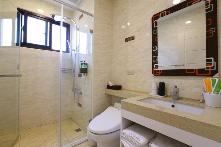 Bathroom 3, Lo Hong Ka Countryside House, Yilan