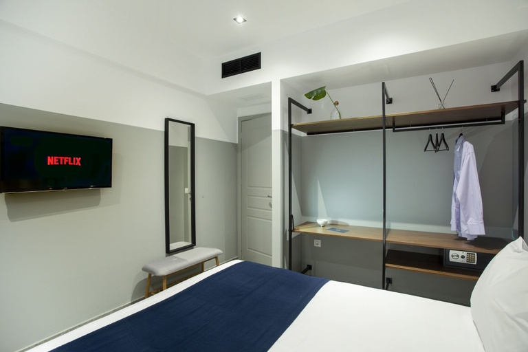Bedroom 4, Pame Paradiso, Attica