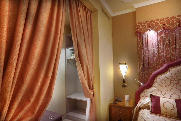 Bedroom 2, Hotel ai Mori d'Oriente, Venezia
