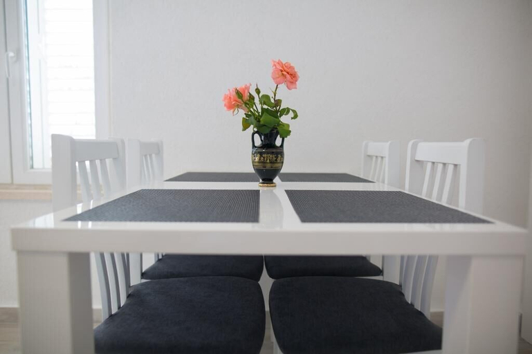 Others 5, Serious Job Apartment, Dubrovnik
