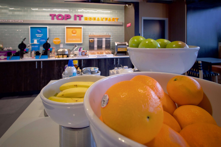 Food & Drinks 5, Tru by Hilton Oklahoma City NW Expressway, Oklahoma