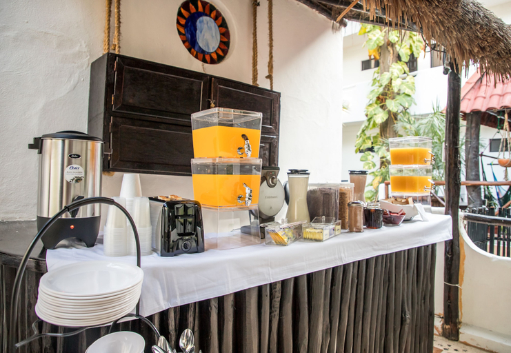 Food & Drinks 5, Moonshine Hotel, Cozumel
