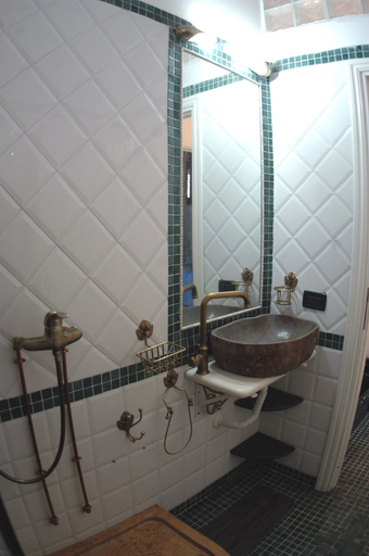 Bathroom 5, Garbatella Accommodations & Meeting Rooms, Rome