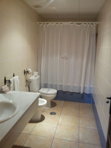Bathroom 4, Hotel María de Molina, Jaén