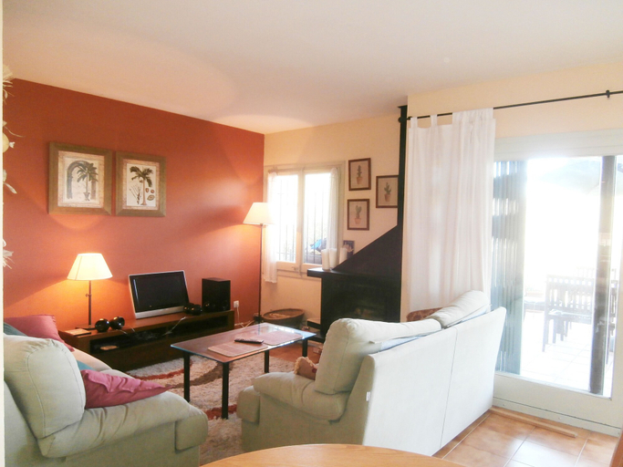 Others 4, Villa Ronda, Girona