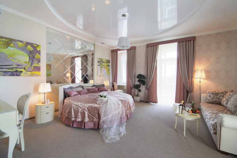 Bedroom 2, Palais Royal Hotel, Ekaterinburg gorsovet