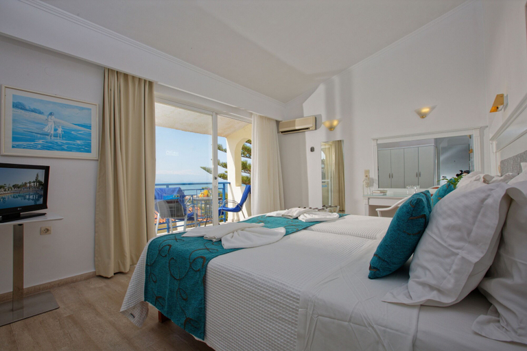 Bedroom 3, Rethymno Mare Royal & Water Park, Crete