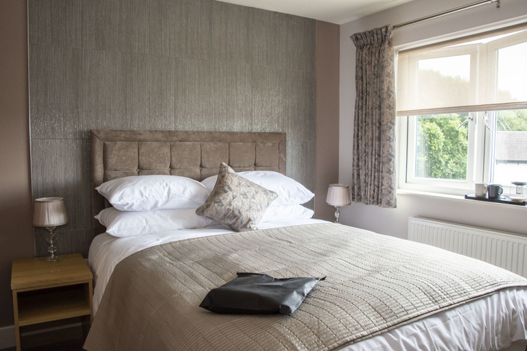 Bedroom 2, Rose and Crown, Dorset