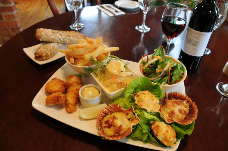Food & Drinks 5, Yea Peppercorn Hotel, Murrindindi - West