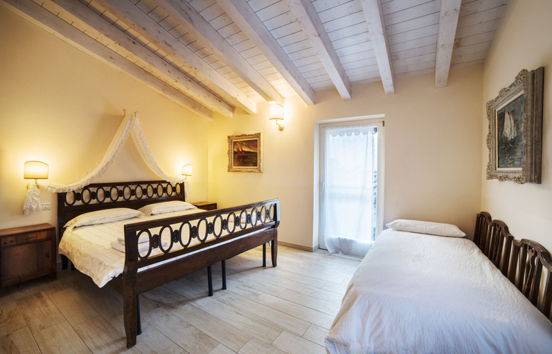 Bedroom 4, Borgo alla Sorgente, Brescia