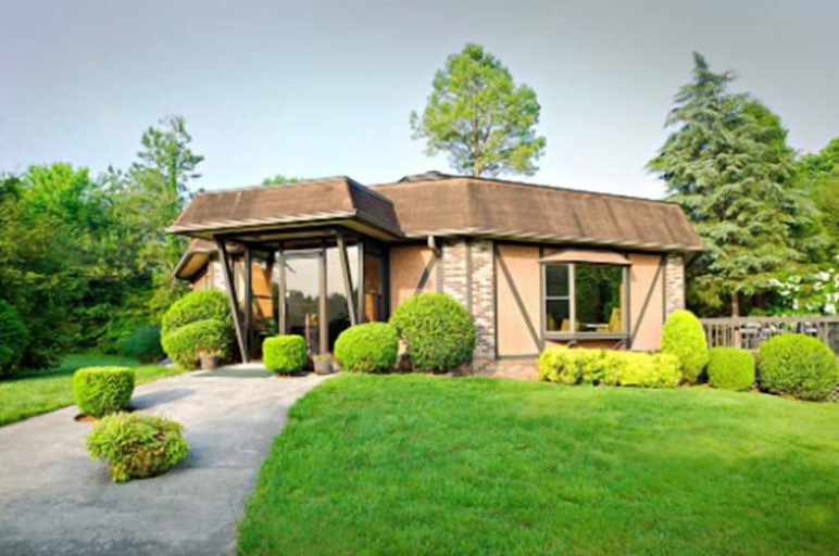 Exterior & Views 2, Highland Manor Inn, Blount