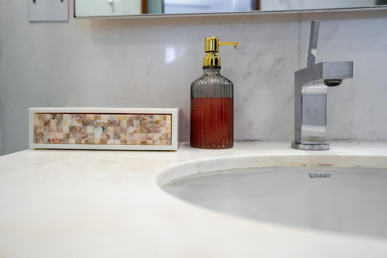 Bathroom 4, SuperHost - Spacious Apartment With Panoramic Skyline Views I Address Dubai Mall, Dubai
