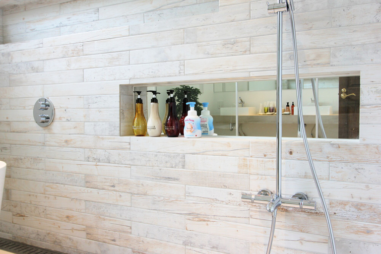 Bathroom 4, The Stella Hamahiga, Uruma