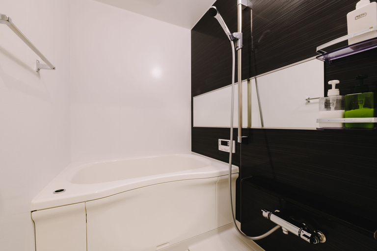 Bathroom 4, Trip Base HAKATAEKIMAE, Fukuoka