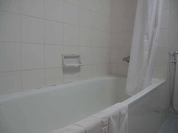 Bathroom 4, Dusit Hotel at Sakon Nakhon, Muang Sakon Nakhon