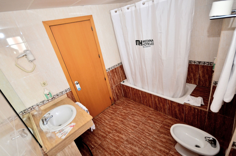 Bathroom, Hotel Sol & Sombra, Alicante