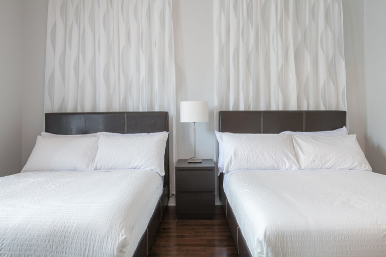 Bedroom 2, LMVR - LuxApts, Montréal