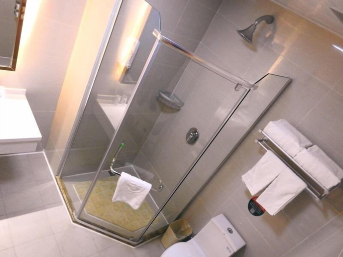 Bathroom 3, GreenTree Inn HeFei Feidong New District Hui Shopping Mall Express Hotel, Hefei
