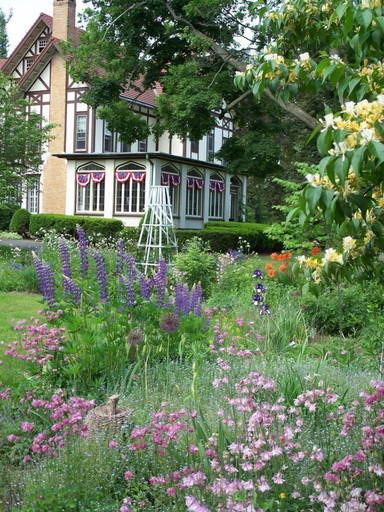 Exterior & Views 2, Vintage Gardens Bed & Breakfast, Wayne