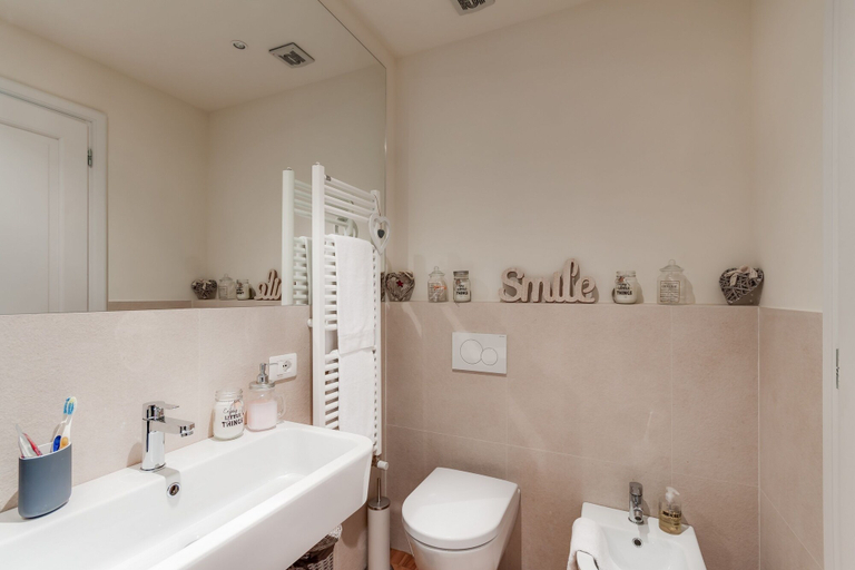 Bathroom 5, Lovely Apartment in Florence for 6 - Three Bedroom Apartment, Sleeps 6, Florence