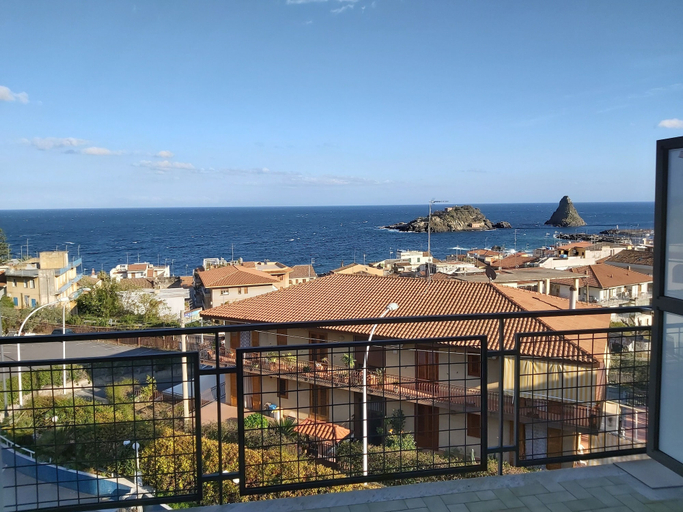 Others 1, Albergo Lachea, Catania