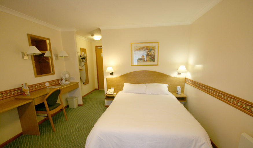 Bedroom 3, Days Inn by Wyndham Donington A50, Derbyshire