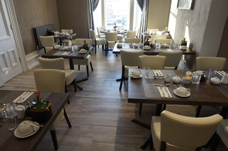 Food & Drinks 5, Halvard Hotel, Douglas