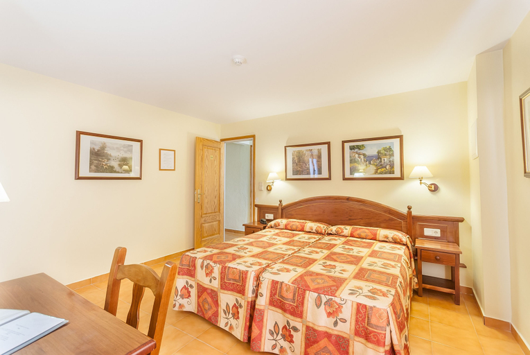 Bedroom 3, Hotel Montecarlo