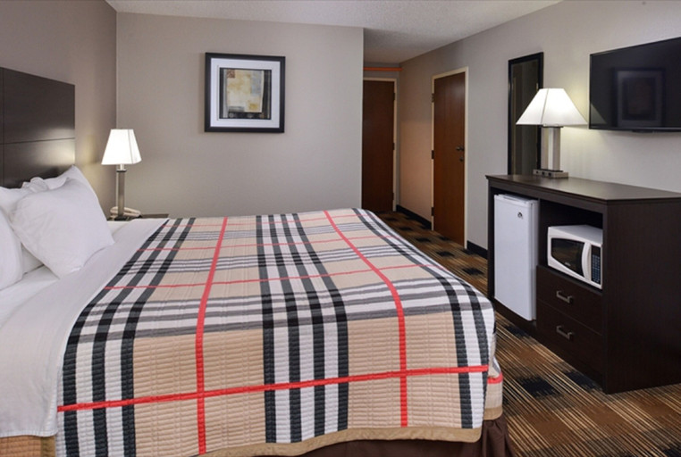 Bedroom 3, FairBridge Inn Express, Monroe City, Monroe