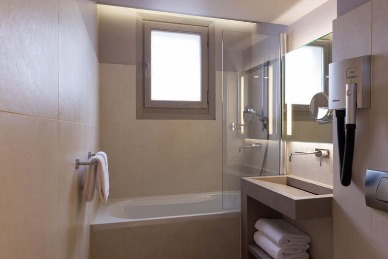 Bathroom 4, Hôtel Le Derby Alma by Inwood Hotels, Paris