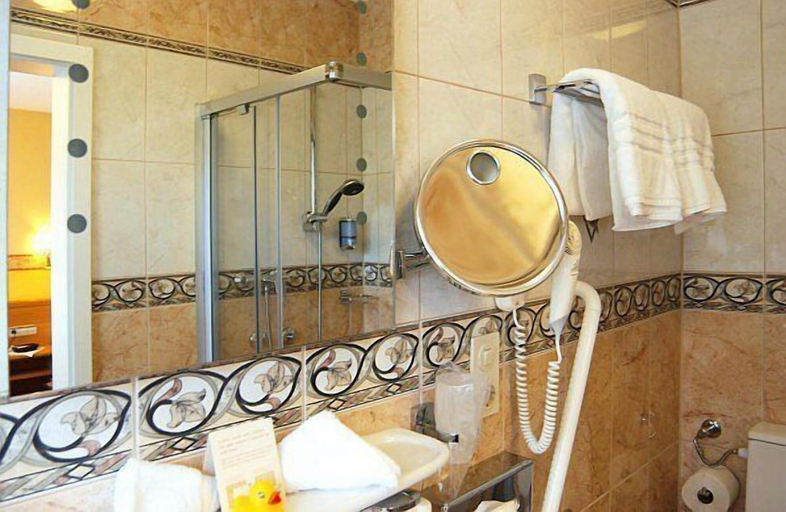 Bathroom 5, Hotel Krone Igelsberg, Freudenstadt