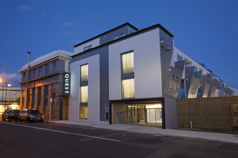 Exterior & Views