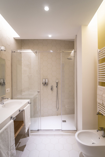Bathroom 5, Hotel Aristeo, Cagliari