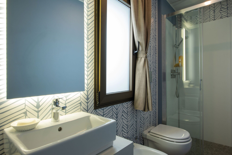 Bathroom 5, Torre del Porticciolo Camping Village Glamping, Sassari