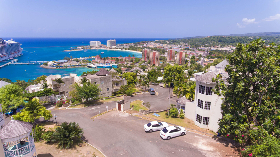 Exterior & Views 2, Spectaculer View at Columbus Heights