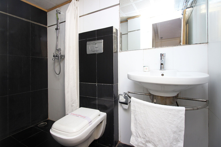 Bathroom 4, Hotel Blue Heaven, Jaipur