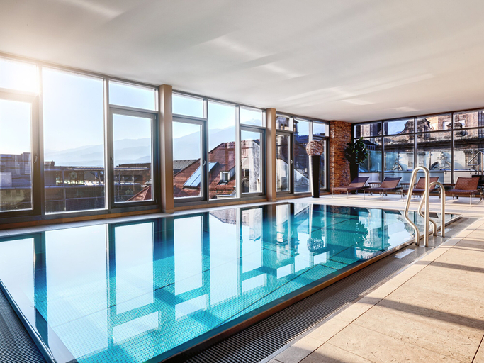 Sport & Beauty 2, Grauer Bär, Innsbruck