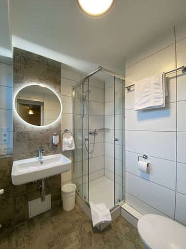 Bathroom 5, Hotel Russmann, Aschaffenburg
