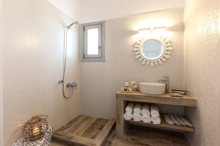 Others 5, Villa Vinea, South Aegean