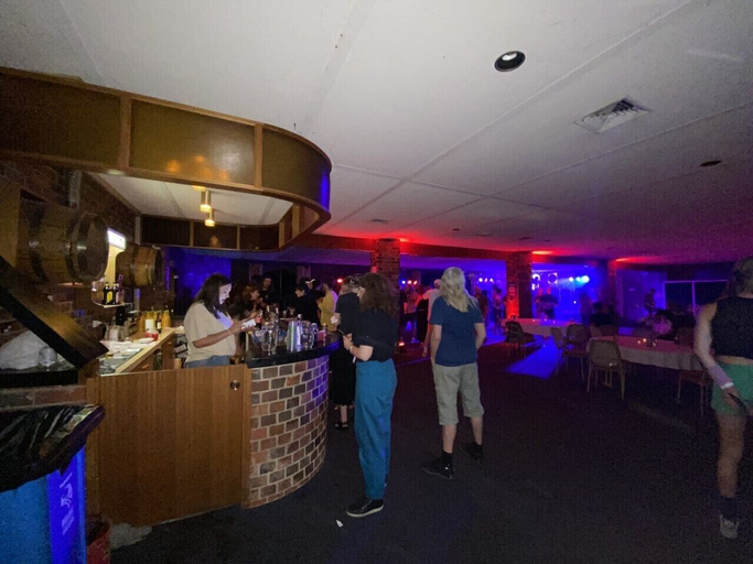 Food & Drinks 4, Charlton Motel - Victoria, Buloke  - South