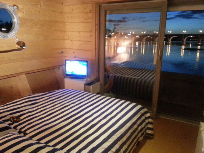 Bedroom, Different Holidays, Maine-et-Loire