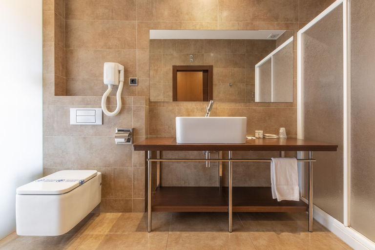 Bathroom 3, Hotel Fuente del Miro, Teruel