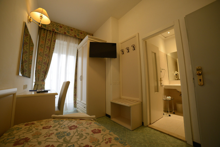 Bedroom 3, Hotel Nord Est, Rimini