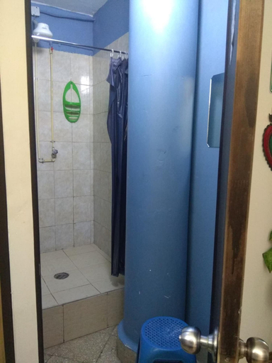 Bathroom 4, Casa Zocalo Rooms, Mexico City