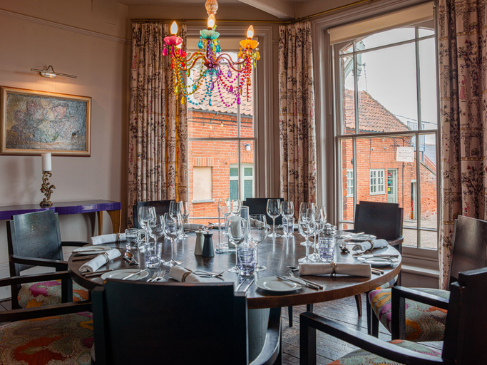 Food & Drinks 5, Crown and Castle, Suffolk