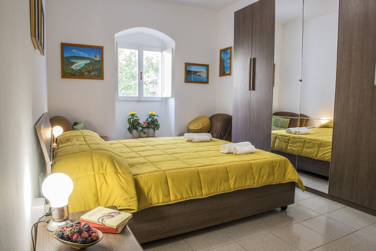 Bedroom 3, B.I.C. (bnb in centro), Sassari
