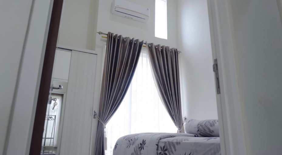 Bedroom 2, Villa Double A Kayana (2 menit Jatim Park 3) Full AC, Malang