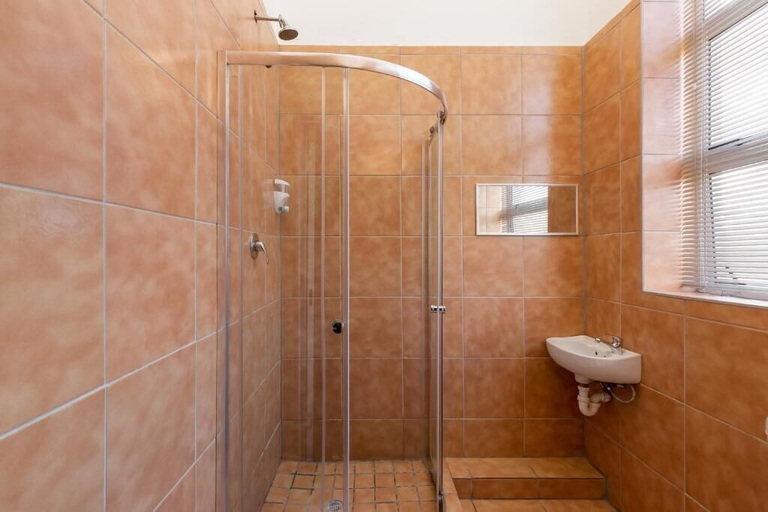 Bathroom 4, Cape palm royal guest house, City of Cape Town