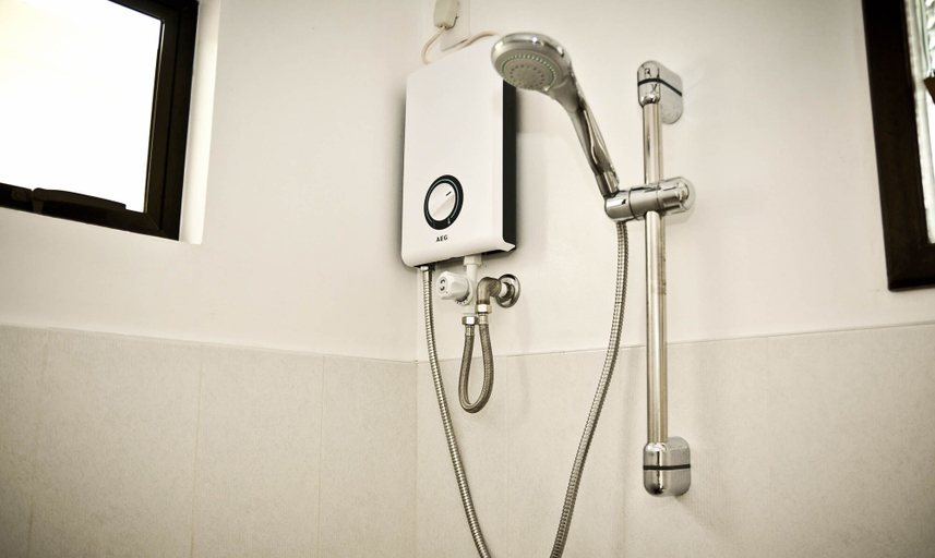 Bathroom 5, Cleon Villas Pension, Puerto Princesa City