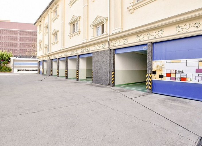 Exterior & Views 2, CC Motel, Jung